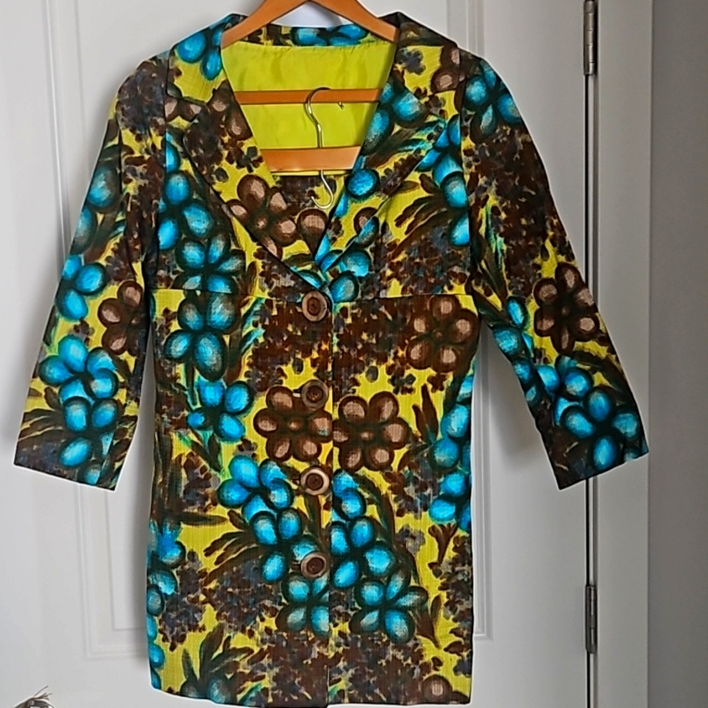 Barbara Tfank vintage blazer and mini skirt . Size is 4